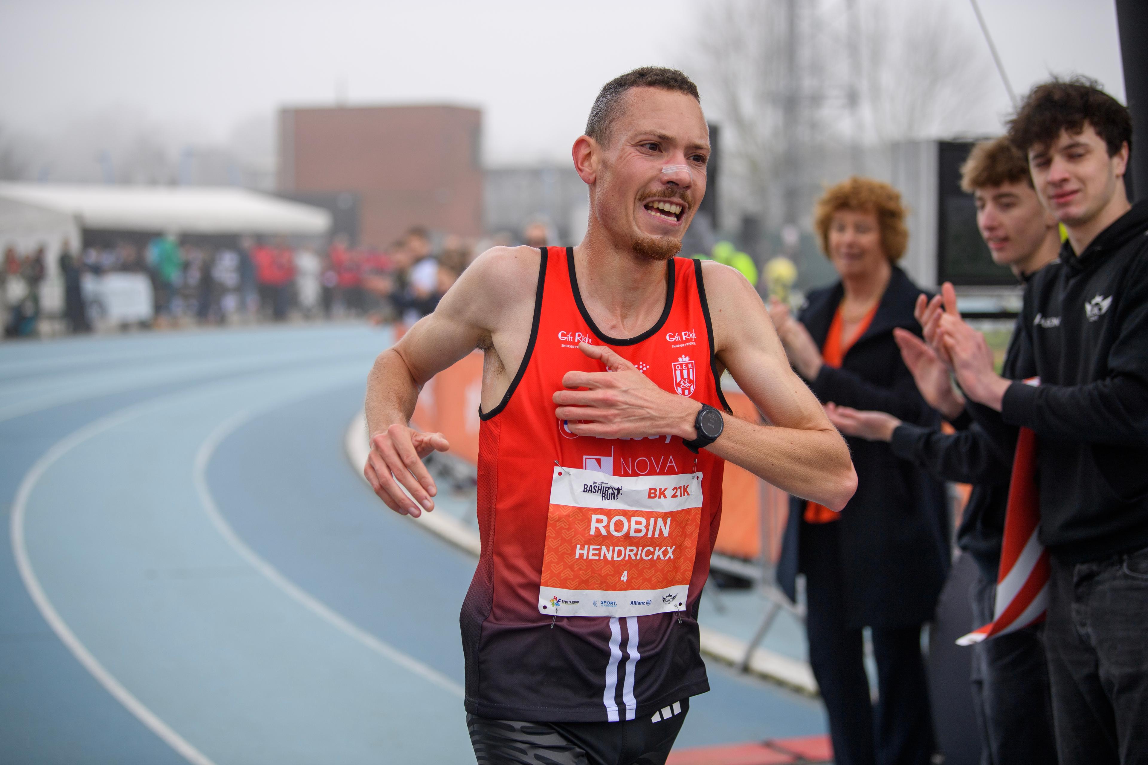 20260308-000011-johnny-de-ceulaerde-bashir-abdi-run-nikon-d5-jdc4172