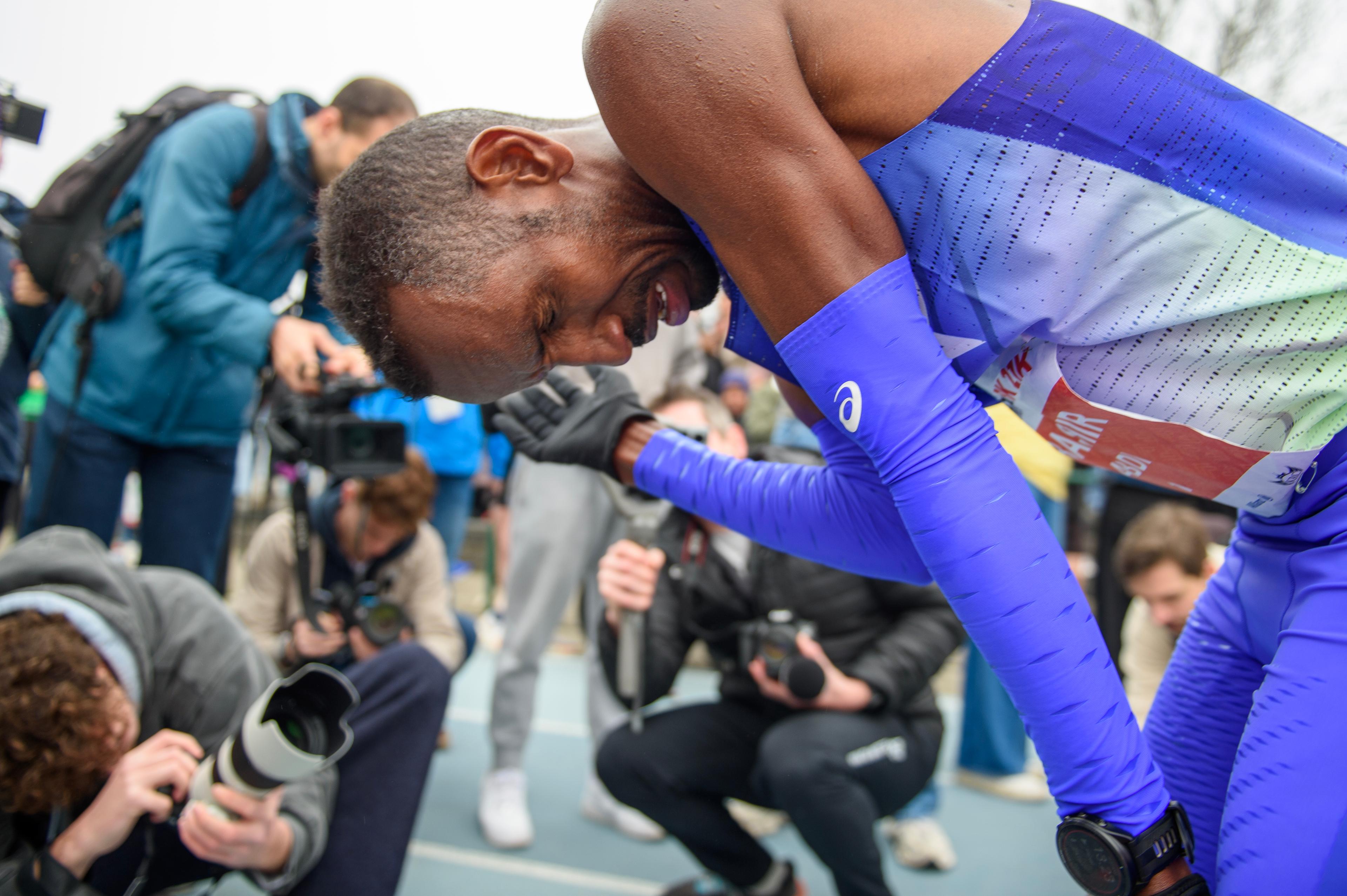 20260308-000201-johnny-de-ceulaerde-bashir-abdi-run-nikon-d4s-d4s5365