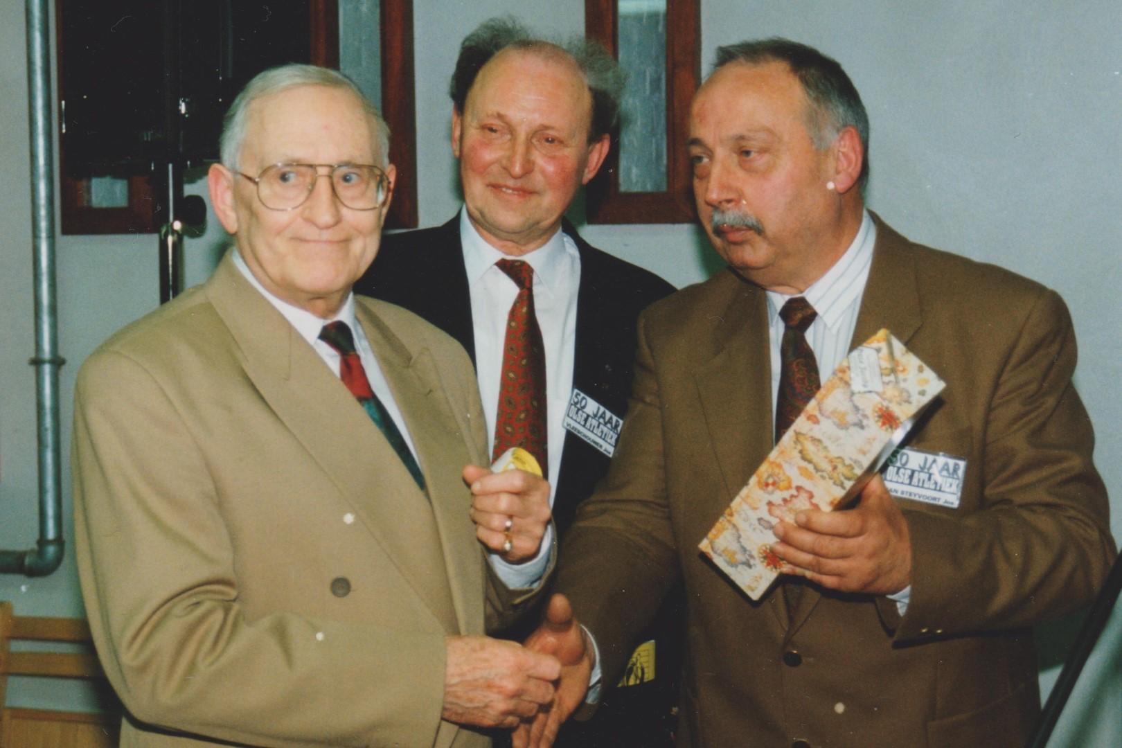 viering-50-jaar-olse.-l-naar-r-miel-de-buyscher-jos-vleeschouwer-en-jos-van-steyvoort